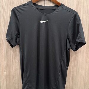 🚨Nike Court Tennis Tee - Mens Medium🚨